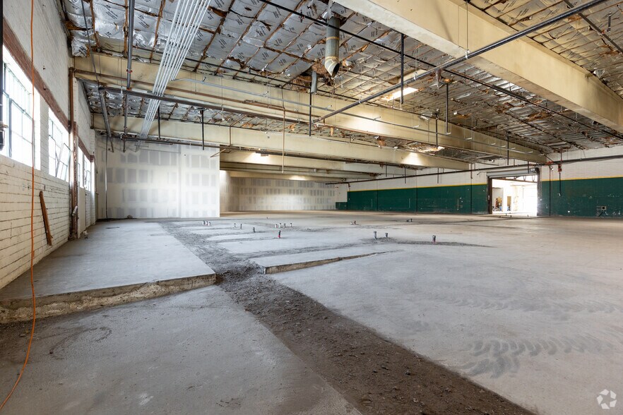 More Photos Of 3049 La Cienega Blvd, Culver City Warehouse For Lease