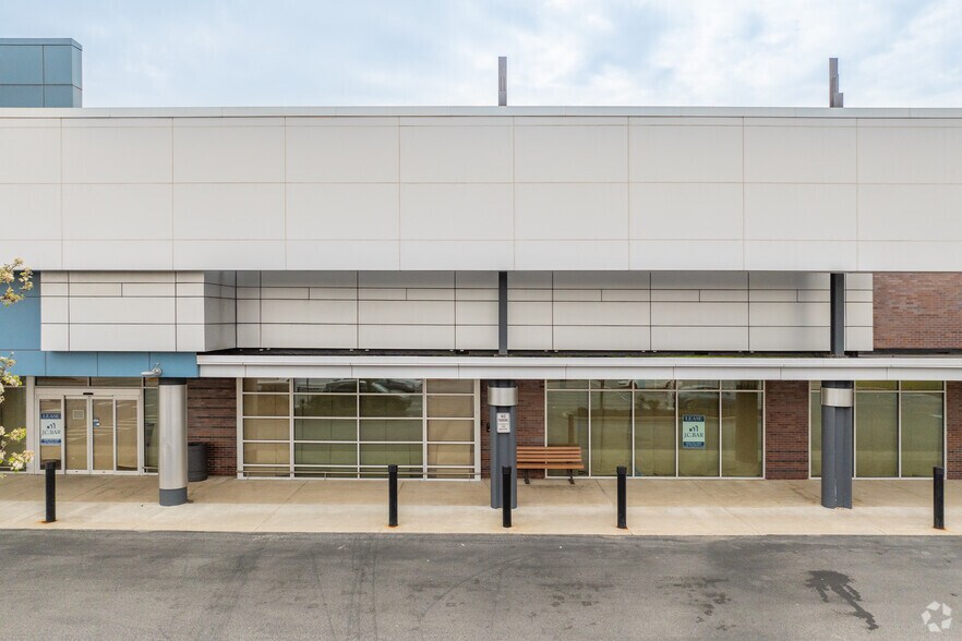 More Photos Of 125 W Dekalb Pike, King Of Prussia Freestanding For Lease
