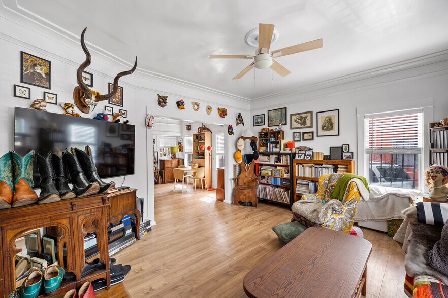 More Photos Of 204 S Serrano Ave, Los Angeles Apartments For Sale