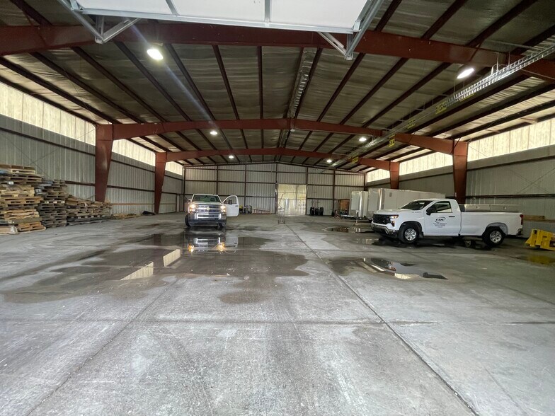 More Photos Of 11624 E State Road 250, Crothersville Warehouse For Sale