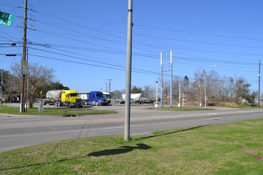 More Photos Of 1303 N University Ave, Lafayette Land For Sale