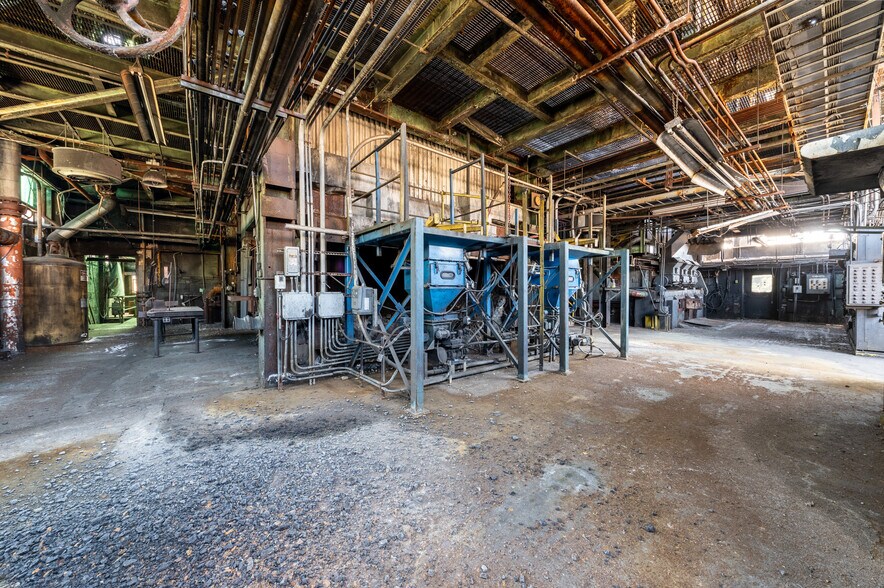 More Photos Of 164 Eyster Rd, Halltown Manufacturing For Sale