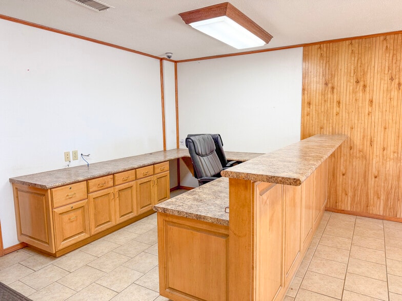 More Photos Of 11730 Highway 152, Pampa Warehouse For Sale