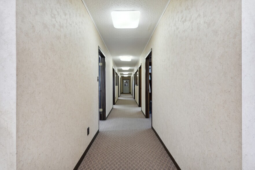 More Photos Of 120 W Mission St, Strawberry Point Office For Sale