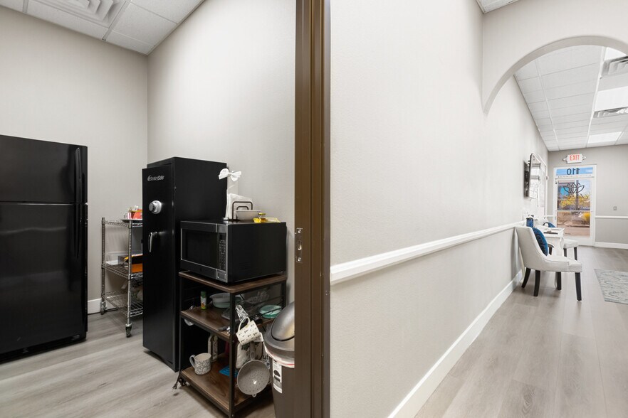 More Photos Of 7656 W Sahara Ave, Las Vegas Medical For Lease