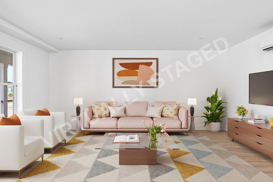 More Photos Of 44 Williams Ave, Mystic General Retail For Sale