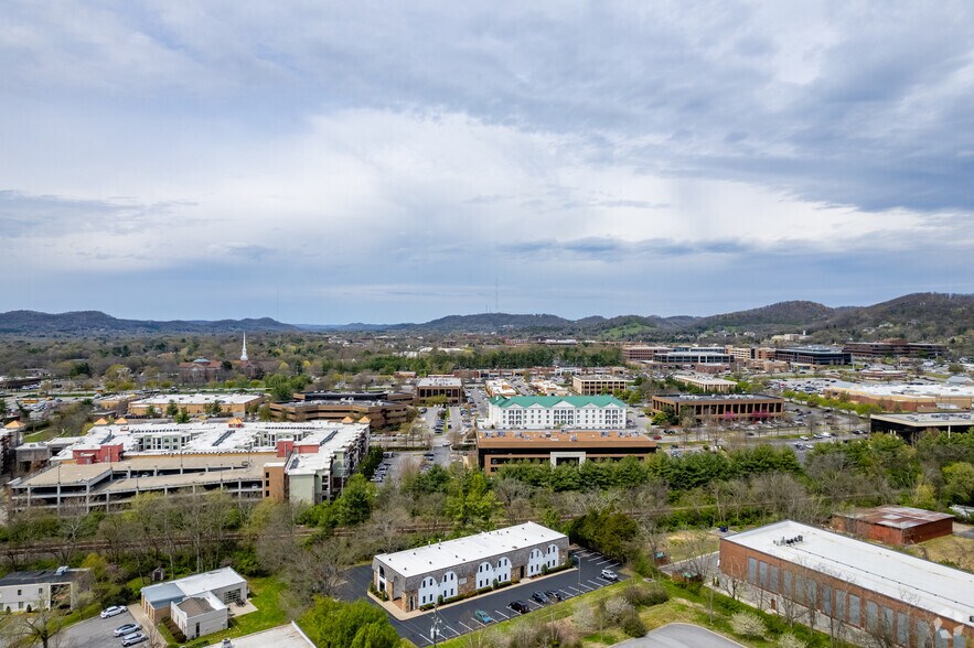 More Photos Of 277 Wilson Pike Cir, Brentwood Office For Sale