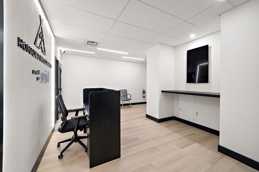 More Photos Of 3131 Boul de la Concorde E, Laval Coworking Space