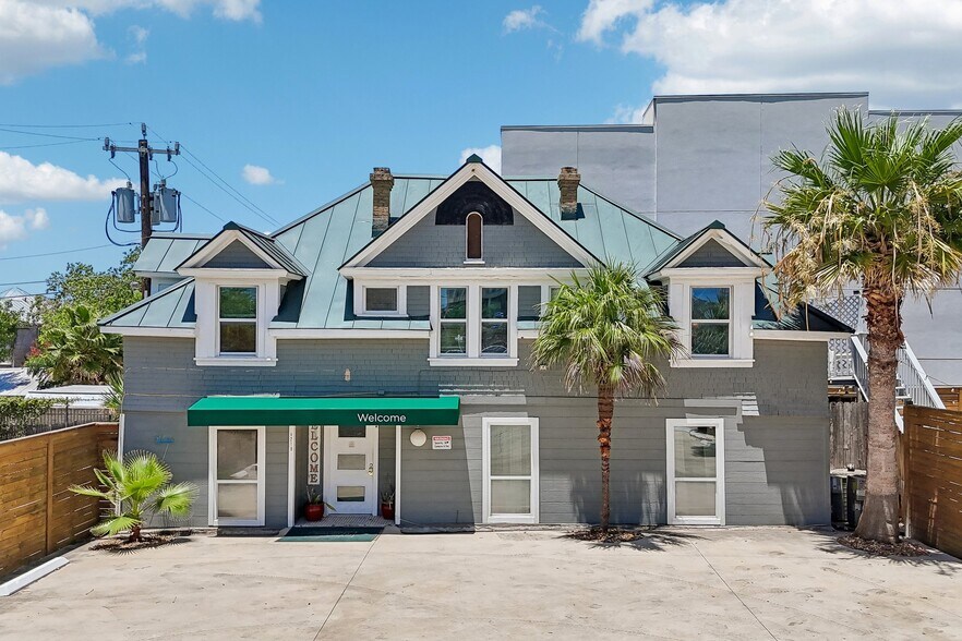 More Photos Of 421 Howard St, San Antonio Hospitality For Sale
