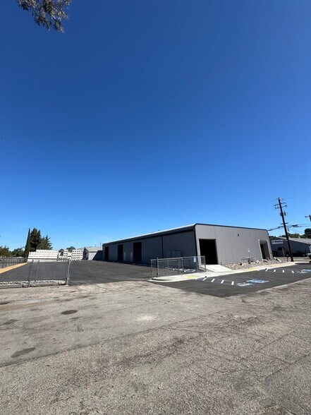 More Photos Of 1101-1107 Paso Robles St, Paso Robles Warehouse For Sale