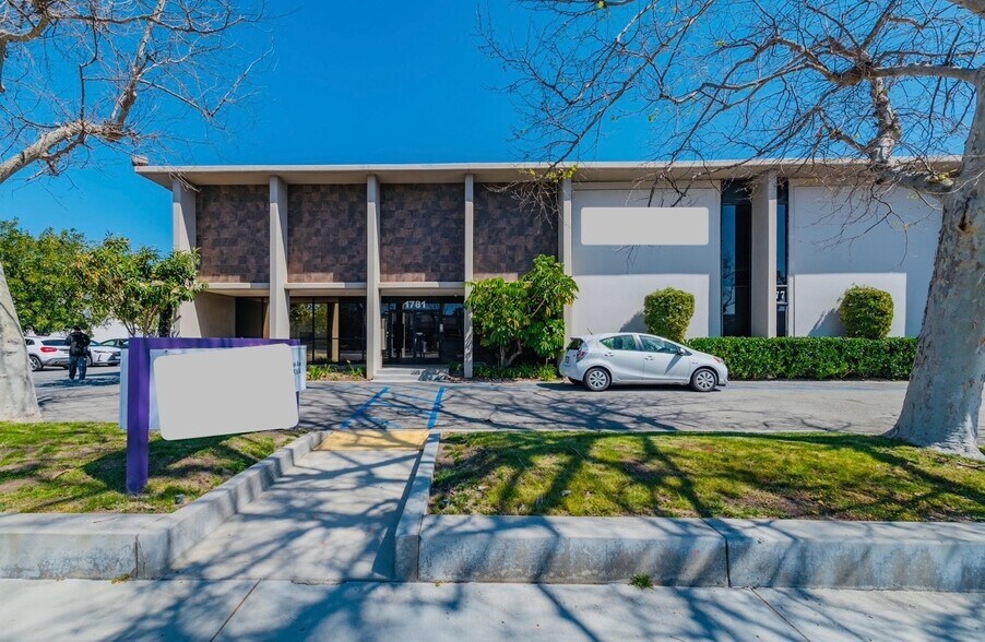 More Photos Of 1781 McGaw Ave, Irvine Warehouse For Lease
