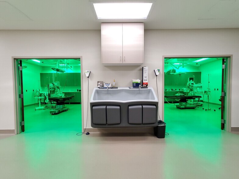 More Photos Of 5444 S Green St, Murray Medical For Lease