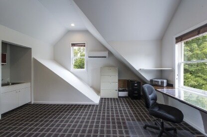 More Photos Of 1673 North Hwy, Southampton Storefront Retail Office For Lease