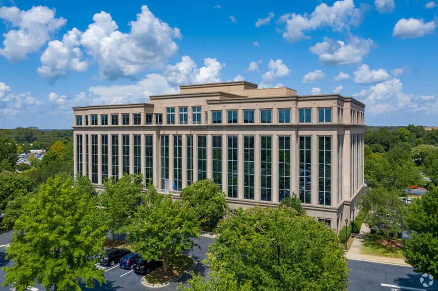 More Photos Of 13925 Ballantyne Corporate Pl, Charlotte Office For Lease