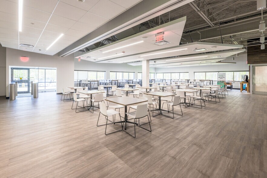 More Photos Of 115 Tripps Ln, Riverside Flex For Lease