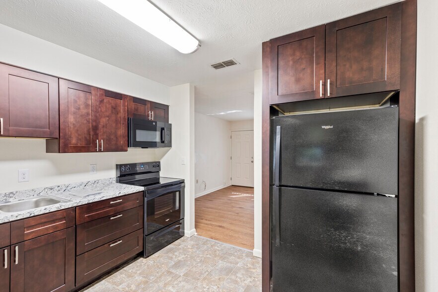 More Photos Of 283 SW Davaca Gln, Lake City Multifamily For Sale