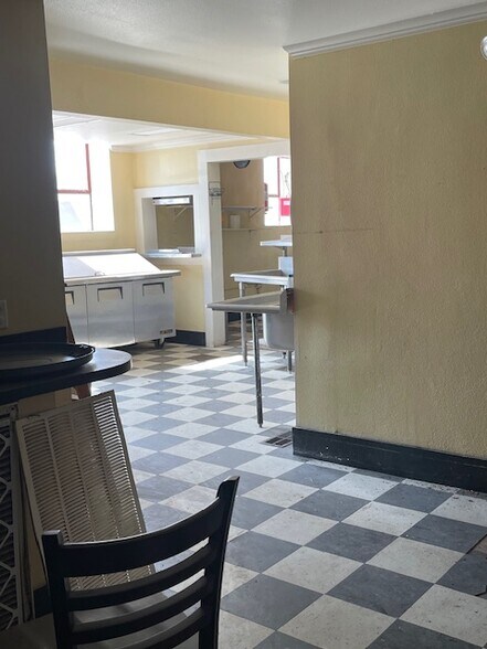 More Photos Of 101 E Main St, Brady Restaurant For Sale