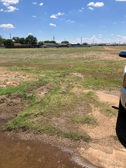 More Photos Of 1100-1200 W 31st St, Plainview Land For Sale