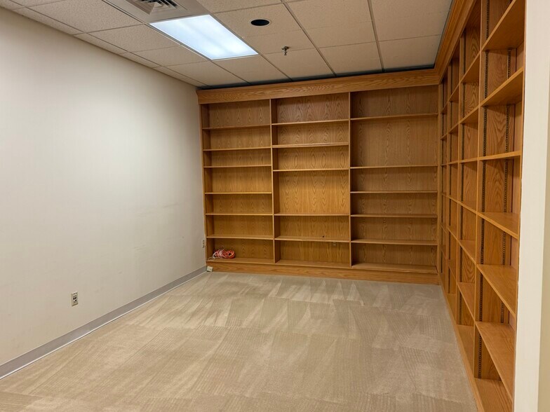 More Photos Of 234 Littleton Rd, Westford Office For Lease