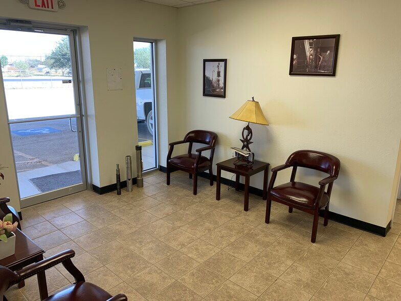 More Photos Of 1911 E County Road 140, Midland Service For Lease