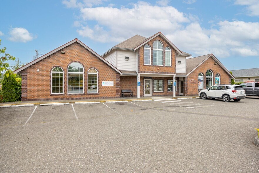 More Photos Of 811 Georgiana St, Port Angeles Medical For Sale