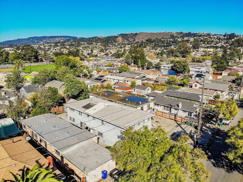 More Photos Of 1927 82nd Ave, Oakland Apartments For Sale
