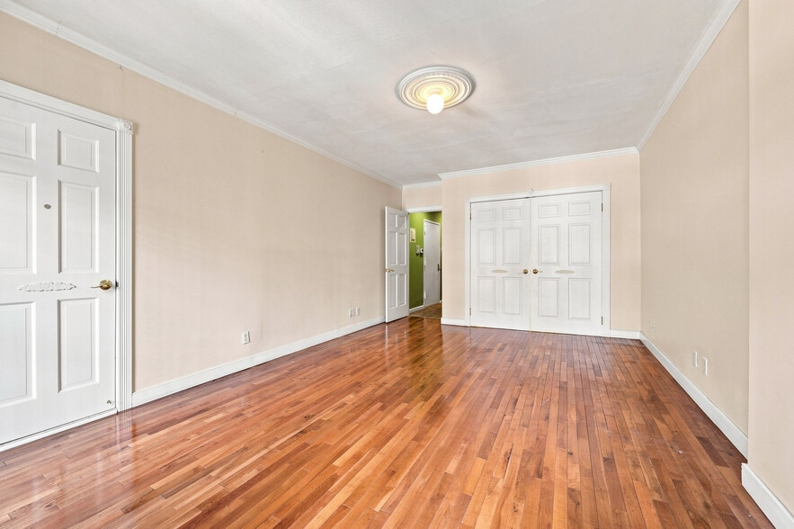 More Photos Of 117 President St, Brooklyn Apartments For Sale