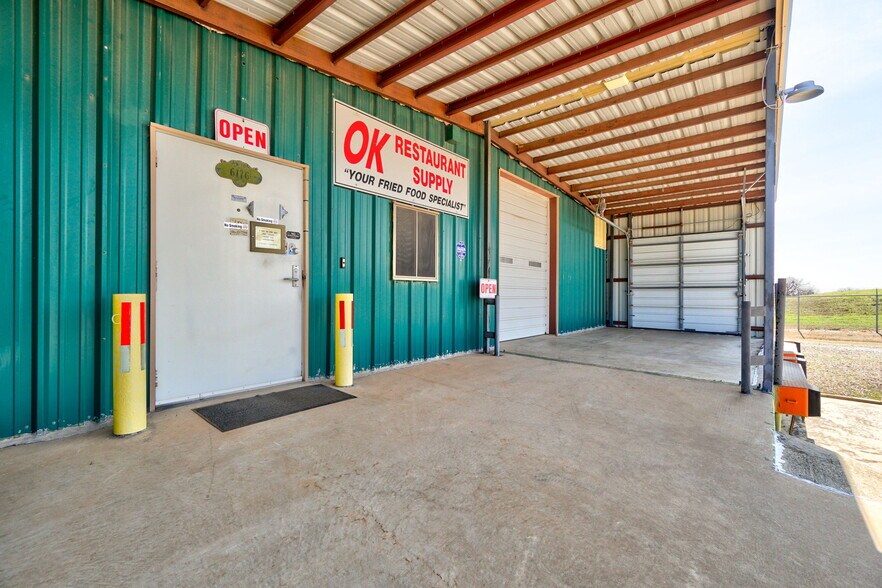More Photos Of 6176 Boucher Dr, Edmond Distribution For Sale