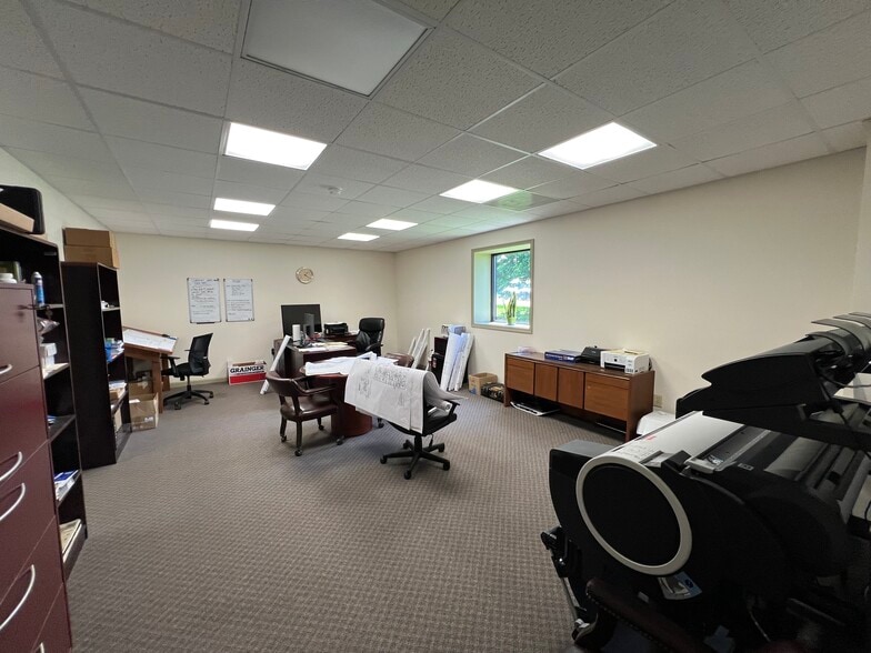 More Photos Of 1303 Avondale Rd, New Windsor Warehouse For Sale
