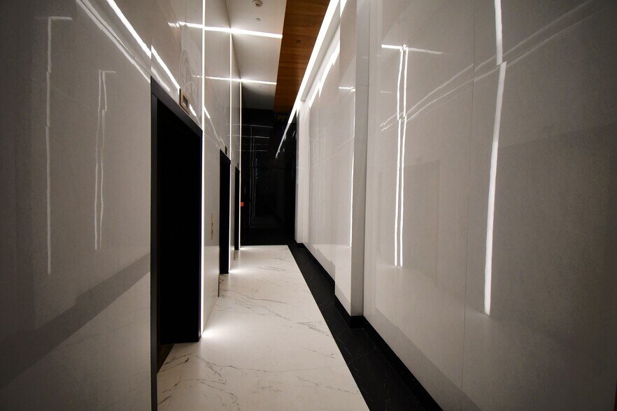 More Photos Of 352 Seventh Ave, New York Office For Lease