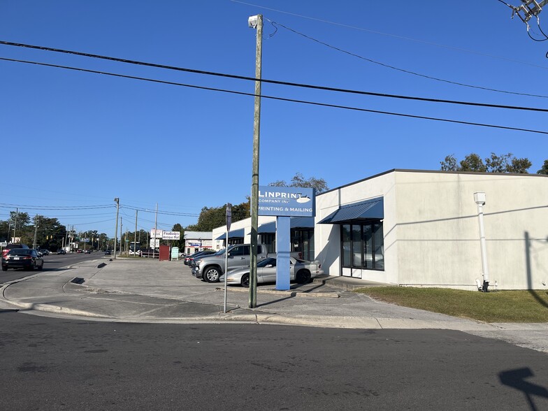 Primary Photo Of 3405 Market St, Wilmington Freestanding For Sale