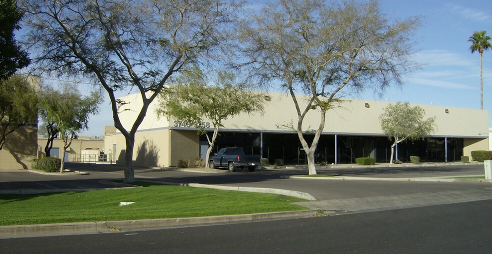 More Photos Of 3725 E Roeser Rd, Phoenix Warehouse For Lease