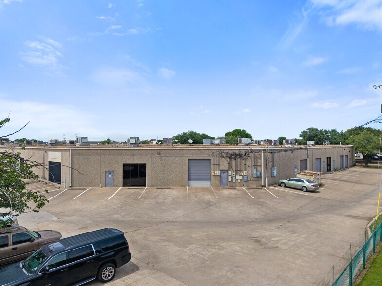 More Photos Of 11601 Plano Rd, Dallas Unknown For Lease