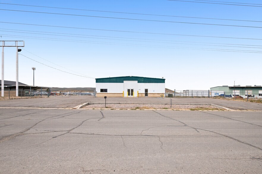 More Photos Of 80 Allegiance Cir, Evanston Industrial For Lease