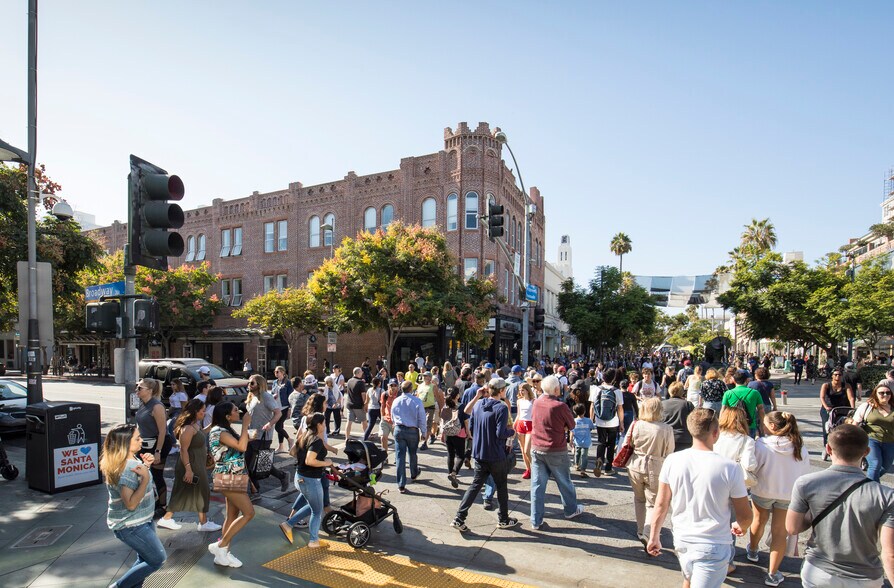 More Photos Of 223-227 Broadway, Santa Monica Storefront Retail Office For Lease