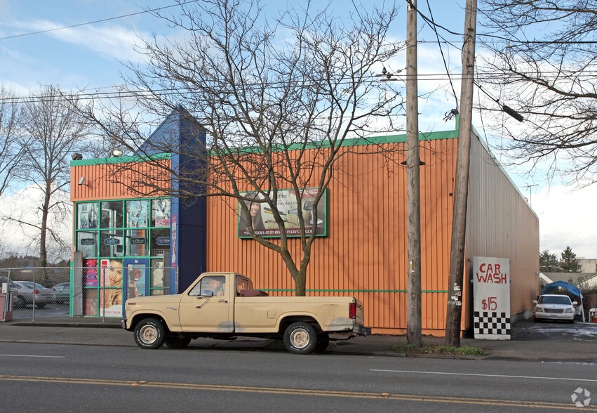 More Photos Of 9416 Rainier Ave S, Seattle Freestanding For Lease
