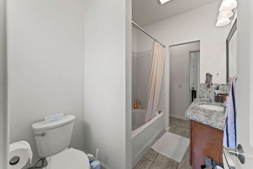 More Photos Of 74 Pearl St, Oakland Apartments For Sale