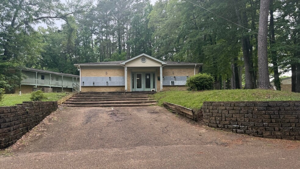 More Photos Of 320 Fisher Ferry Rd, Vicksburg Apartments For Sale