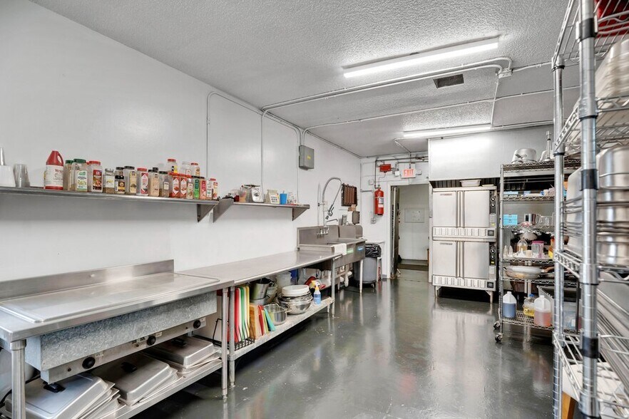 More Photos Of 3101 N Orange Blossom Trl, Zellwood Restaurant For Sale