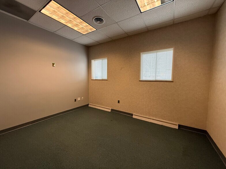 More Photos Of 750-758 S Monroe St, Monroe Office For Sale