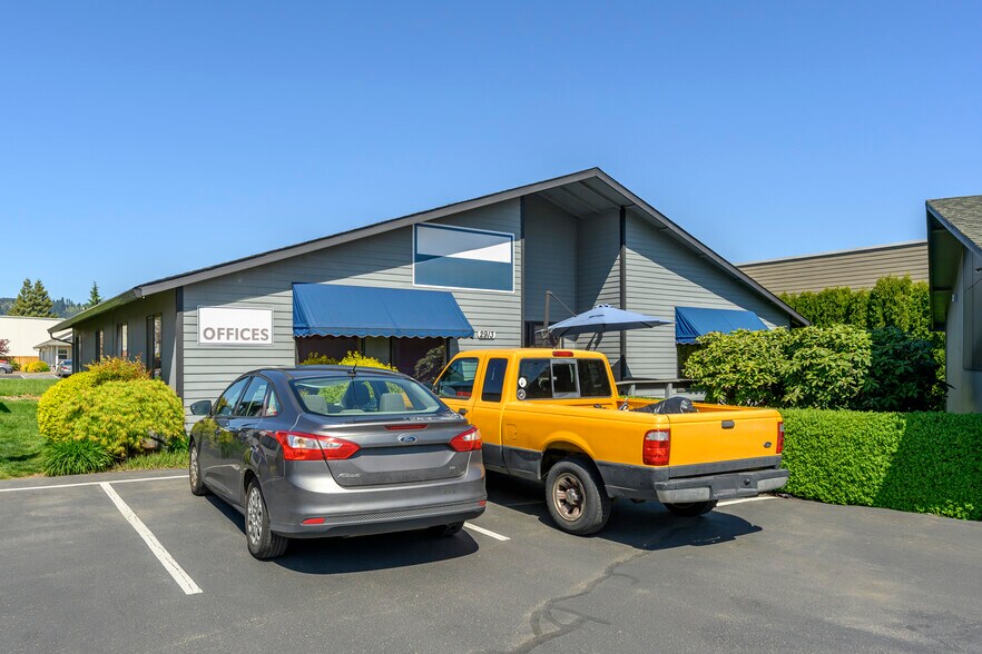 More Photos Of 2911 E Portland Rd, Newberg Office For Sale