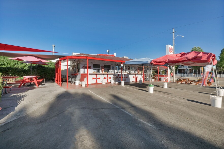 More Photos Of 198 Main St, Bridgeport Restaurant For Sale