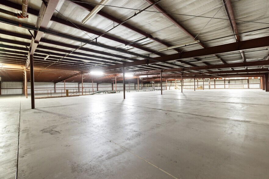 More Photos Of 888 Antler Dr, Casper Warehouse For Sale