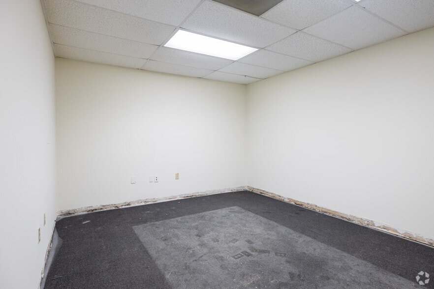 More Photos Of 1720 Main St NE, Palm Bay Unknown For Lease