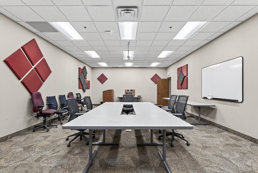 More Photos Of 601 2nd Ave S, Hopkins Office For Lease