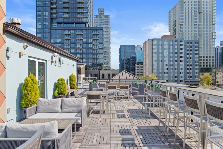 More Photos Of 2301 3rd Ave, Seattle Hotel For Sale