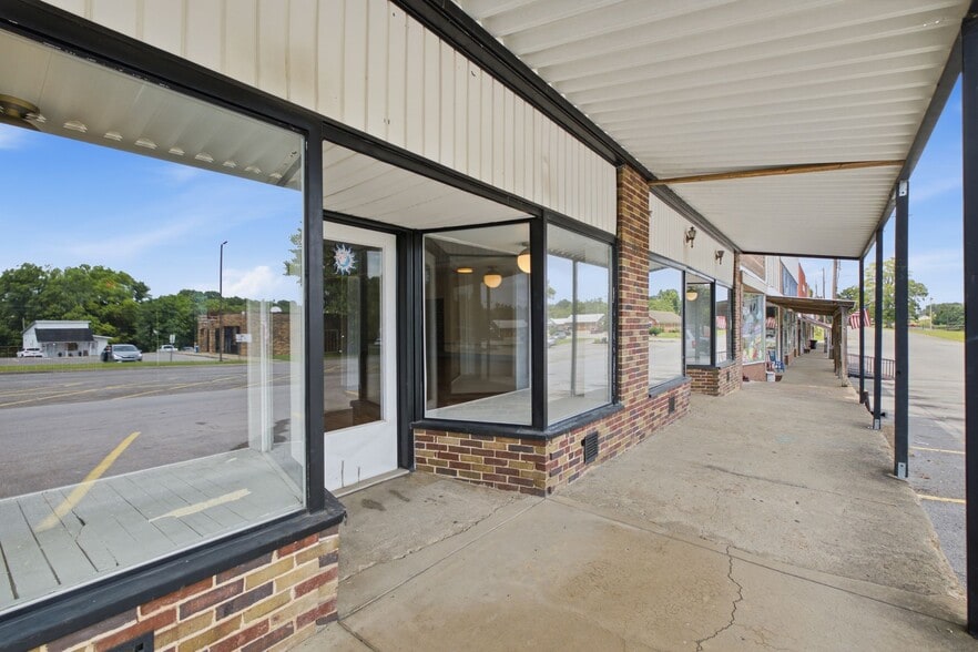 More Photos Of 1029 Park St, Westmoreland Storefront Retail Office For Sale