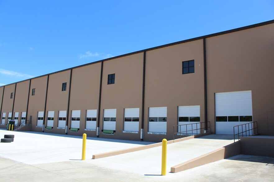 More Photos Of 8215 Westside Industrial, Jacksonville Unknown For Lease