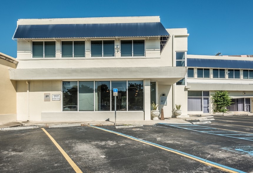 More Photos Of 255 University Dr, Coral Gables Medical For Lease