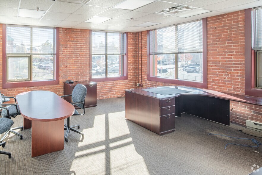 More Photos Of 45 Willard Ave, Providence Medical For Sale